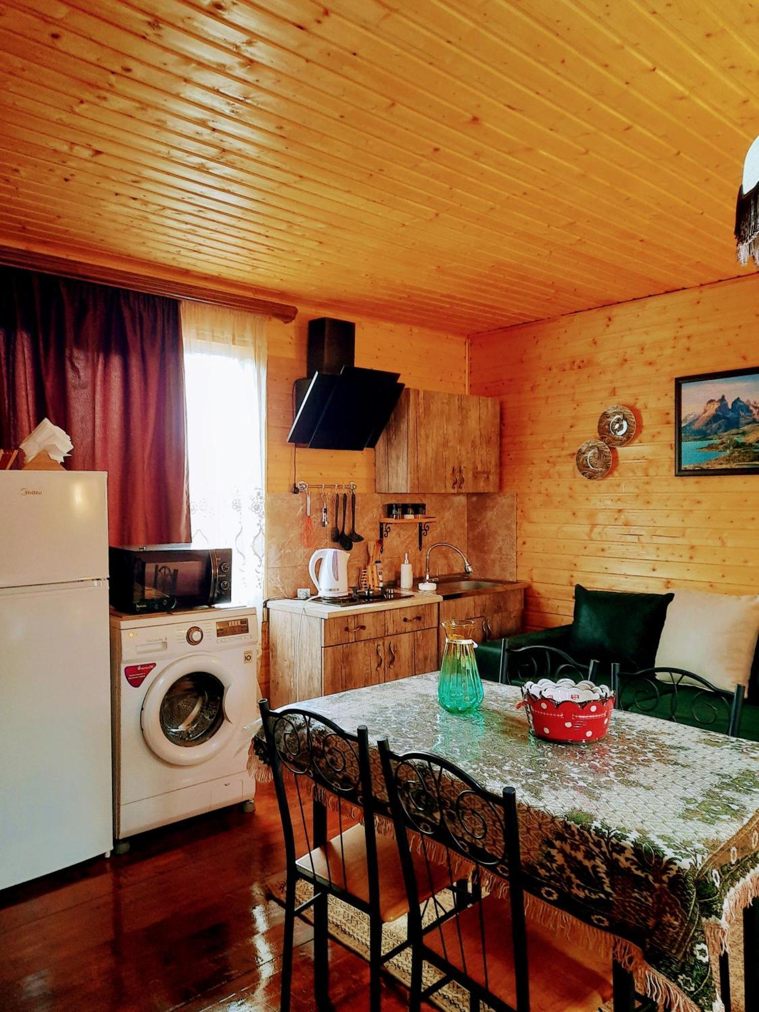 Family Hotel Maia - Cемейная Гостиница Майя Dashbashi المظهر الخارجي الصورة